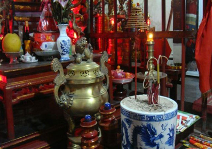 Chuyển nhà có mang theo bát Hương